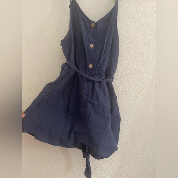 Size small medium and plus size queen size tops six items for 25 - Picture 3 of 13